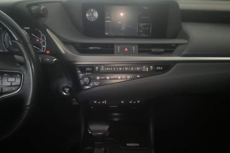 Used Lexus ES 2020 300h Premium Edition