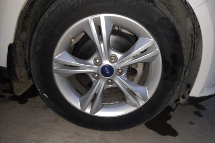 Used Ford Focus 2012 Sedan 1.6L Automatic Fashion Edition