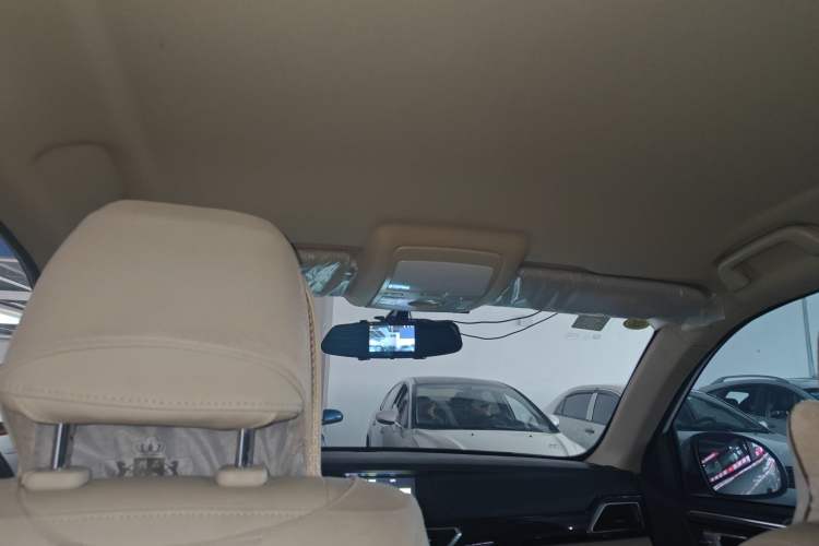 Used Zotye Domy X5 2017 Upgraded Model 1.5T Manual Luxury Version Headliner