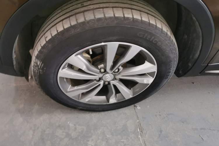 Used Geely Auto Emgrand X7 Sport 2016 2.0L Manual Smart Connect Version