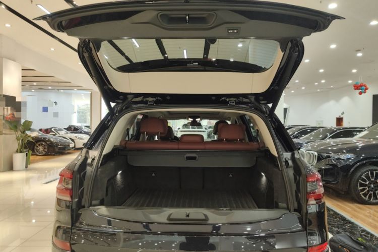 Used BMW X5 2022 xDrive 30Li Luxury M Sport Package
