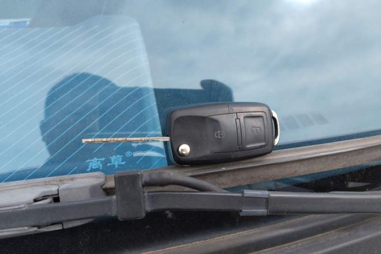 Used Foton Xiangling M New Energy 2023 M2 Long-Wheelbase Flat Cargo Bed Interior 1