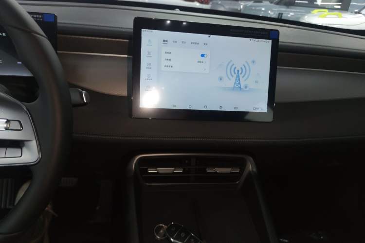 Used BYD Qin PLUS 2026 DM-i 128KM Progressive Model Audio And AC Panel