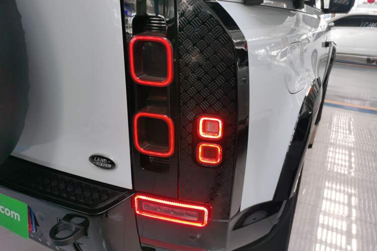 Used Land Rover Defender 2023 90 3.0T P400 XS
