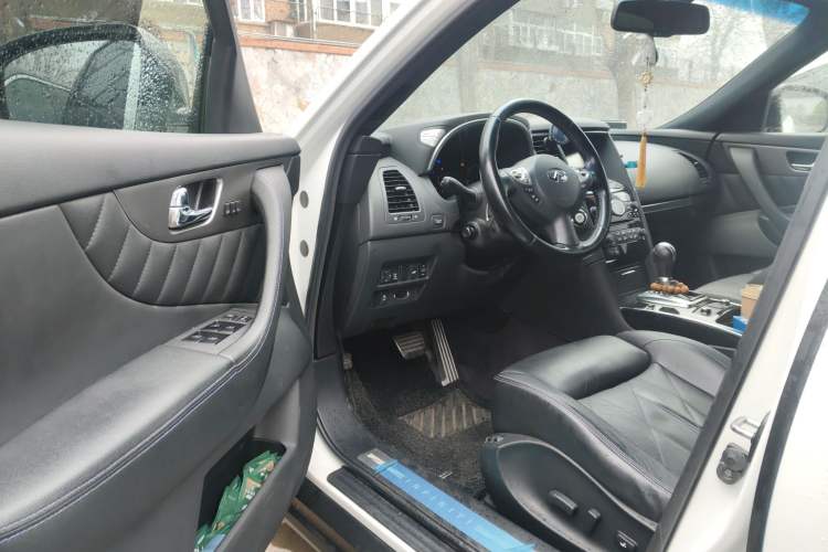 Used Infiniti QX70 2015 3.7L Shadow Edition Driver Seat