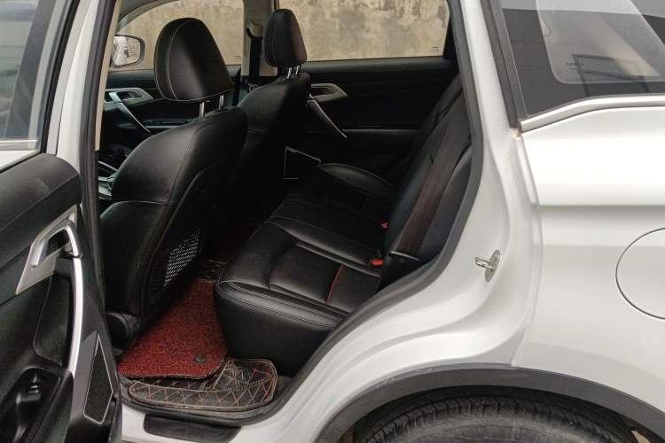 Used Geely Auto Emgrand X7 Sport 2018 2.0L Manual Two-Wheel Drive Zhiya Version
