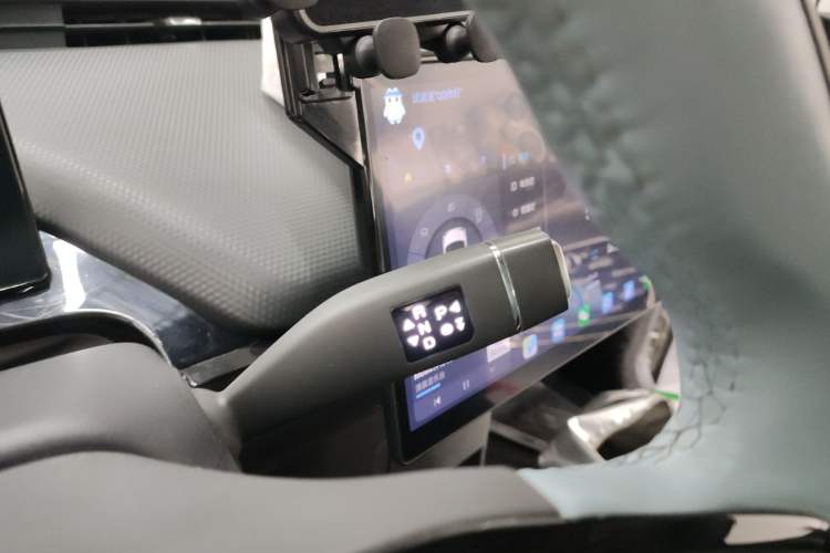 Used Chery New Energy Boundless Pro 2022 301km "Divine Beast" Version with Lithium Iron Phosphate Gear Lever