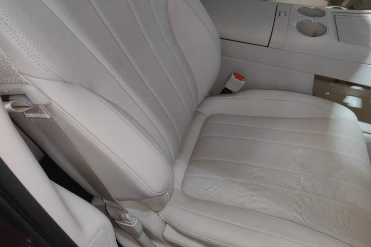 Used Hima AITO M8 2025 Extended-Range Ultra Version 53.4 kWh 5-Seater Edition
