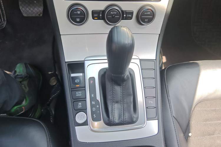 Used Volkswagen Magotan 2016 2.0 TSI Luxury Comfort Version
