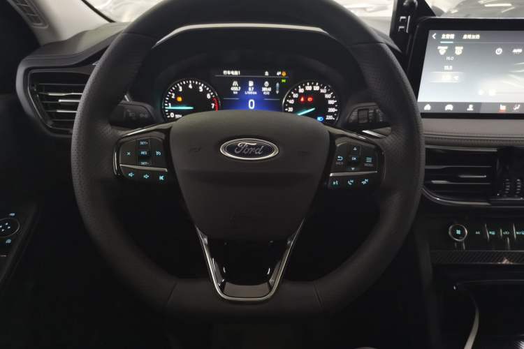 Used Ford Escape 2024 EcoBoost 245 Two-Wheel-Drive Titanium Edition Steering Wheel