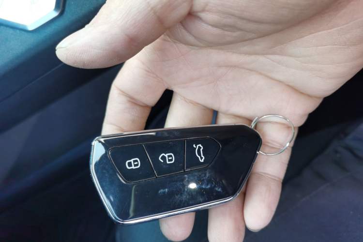 Used Changan UNI-V 2022 1.5T Prestige Version