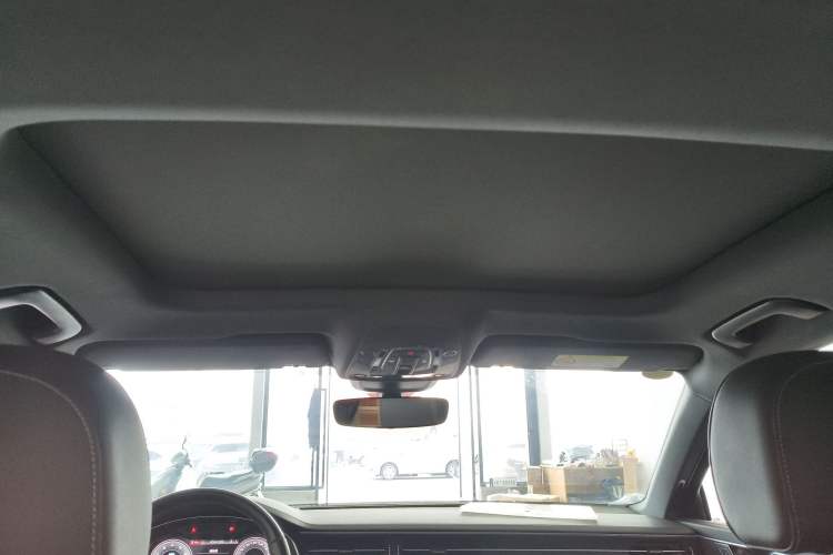 Used Audi A6L 2023 40 TFSI Luxury Dynamic Model Headliner