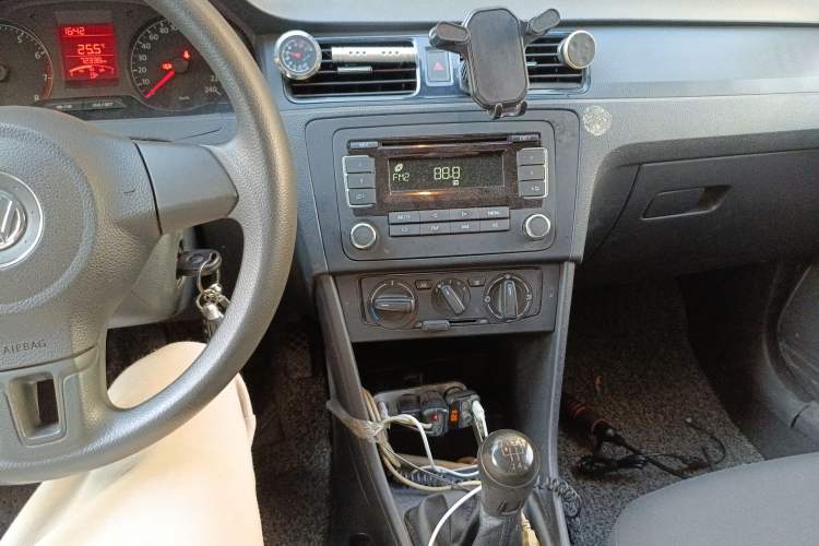 Used Volkswagen Santana 2013 1.4L Manual Fashion Edition Audio And AC Panel