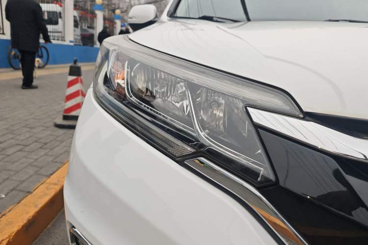 Used Honda CR-V 2015 2.4L two-wheel drive luxury version