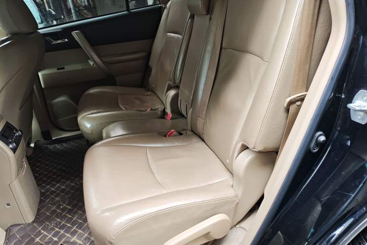 Used Toyota Highlander 2012 2.7L Two-Wheel Drive 7-Seater Luxury Edition