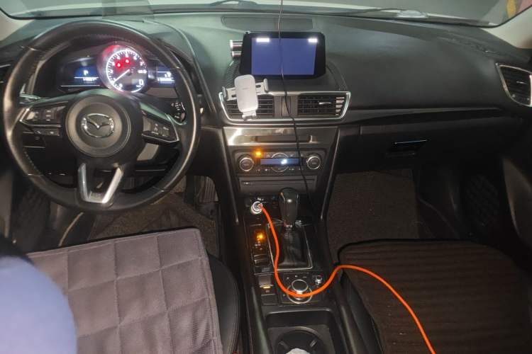 Used Mazda 3 Axela 2017 Hatchback 2.0L Automatic Sport Model China V Emission Standard
