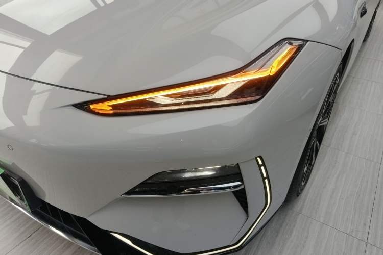 Used Geely Galaxy E8 2025 575 km Exploration Intelligent Driving Edition
