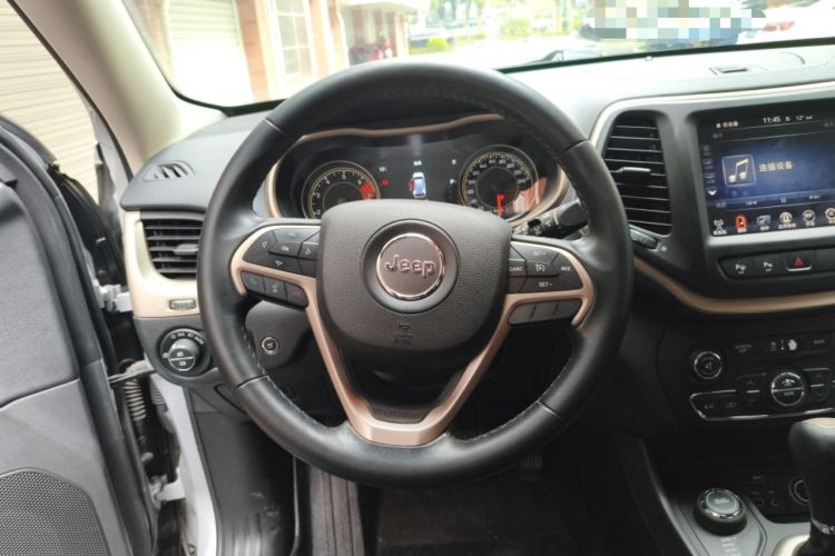 Used Jeep Cherokee 2016 2.4L Superior Edition
