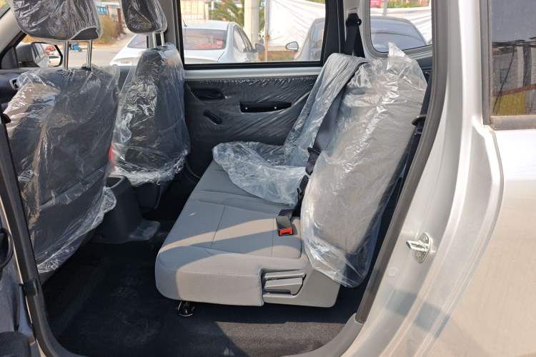 Used Wuling Hongguang New Energy 2025 Extended-Range Hybrid 50 km Utility Version
