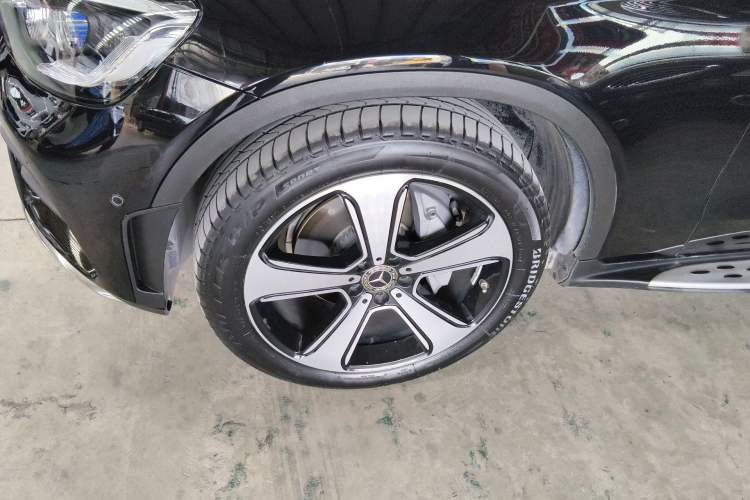 Used Mercedes-Benz GLC 2020 Facelifted GLC 300 L 4MATIC Luxury Edition Left Front Wheel Hub