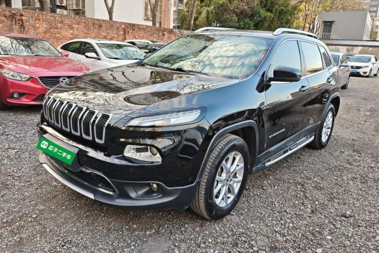 Used Jeep Cherokee 2016 2.4L Professional Smart Version