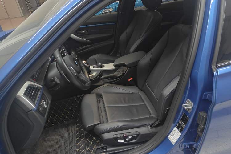 Used BMW 3 Series 2019 320i M Sport Package
