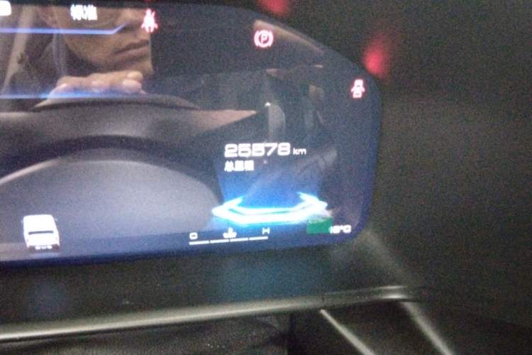 Used Haval X DOG 2022 1.5T DCT Two-Wheel Drive Trendy Edition Odometer Close Up