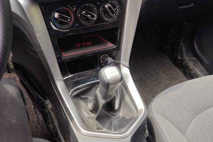 Used Venucia T70 2016 1.6L Manual Ruixing Edition Gear Lever