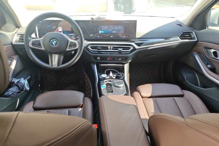 Used BMW i3 2022 eDrive 35 L
