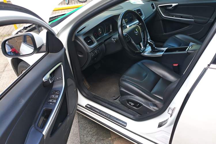 Used Volvo S60 2017 S60L T3 Smart Upgrade Edition
