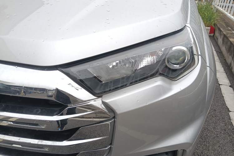 Used JMC Yuhu 7 2022 2.0T Manual Diesel Two-Wheel Drive Comfort Version Standard Wheelbase
