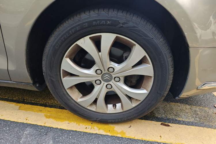 Used Citroen C5 2011 2.3L Automatic Zunyu Version Right Front Wheel Hub