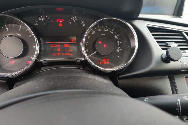 Used Peugeot 3008 2015 1.6THP Automatic Trend Edition
