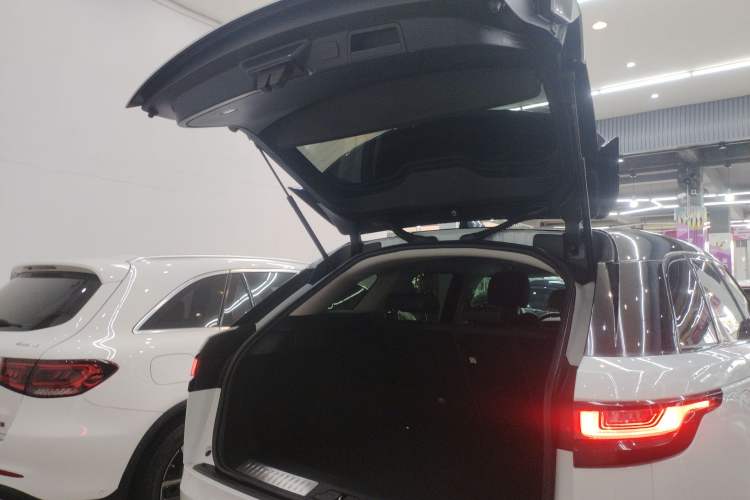 Used Land Rover Range Rover Velar 2019 250 PS
