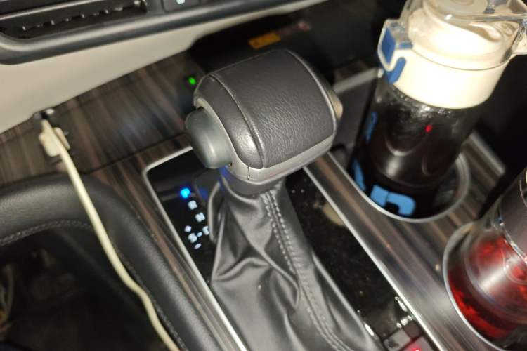 Used Toyota Granvia 2023 2.5L Hybrid Flagship VIP Edition Gear Lever