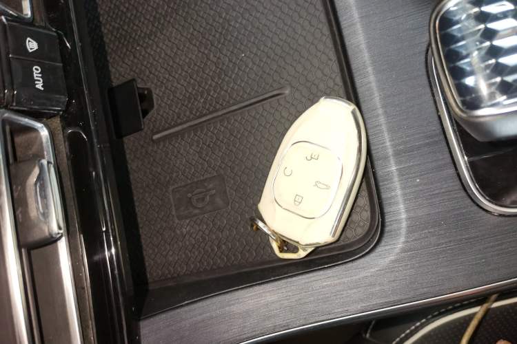 Used GAC Trumpchi GS8 2024 Linghang Series 2.0 TGDI Two-Wheel Drive Luxury Smart Connectivity Version
