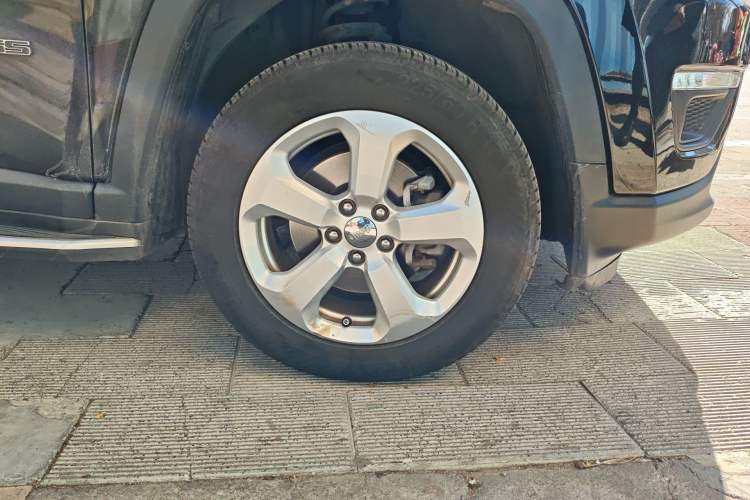 Used Jeep Compass 2017 200T Automatic Family Edition
