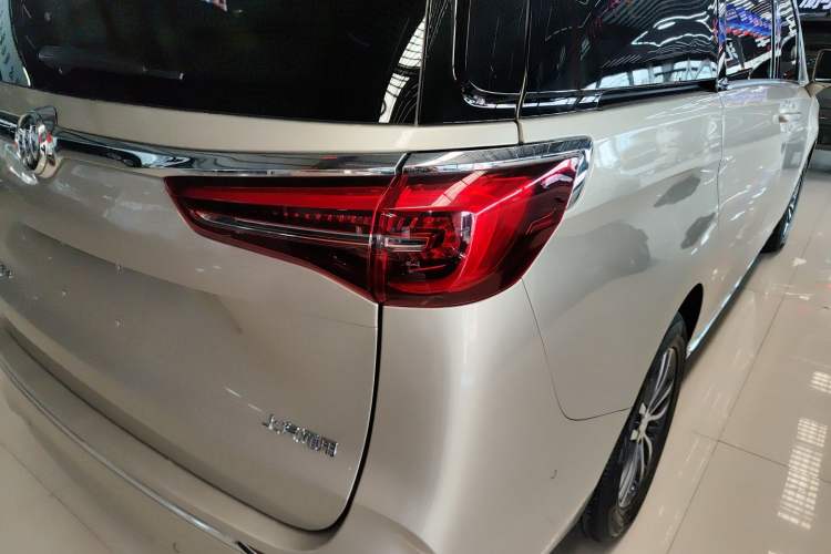 Used Buick GL8 2023 ES Lu Zun Deluxe Model Exterior 3