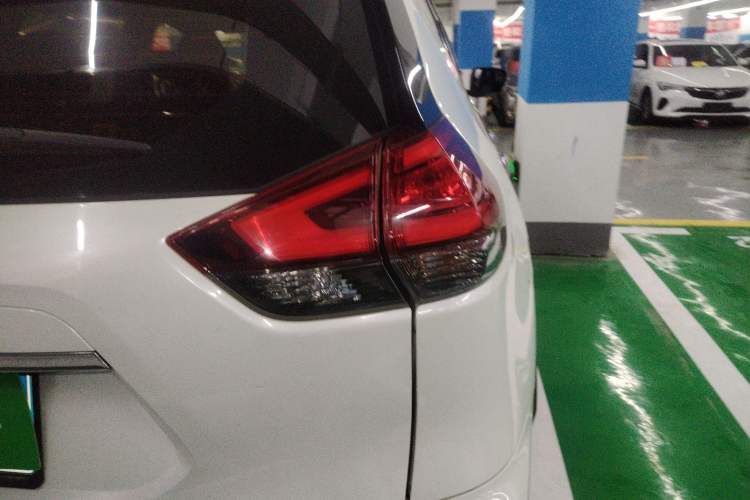 Used Nissan X-Trail 2020 2.0L XL ITS CVT 2WD SmartConnect Comfort Edition Right Rear Taillight