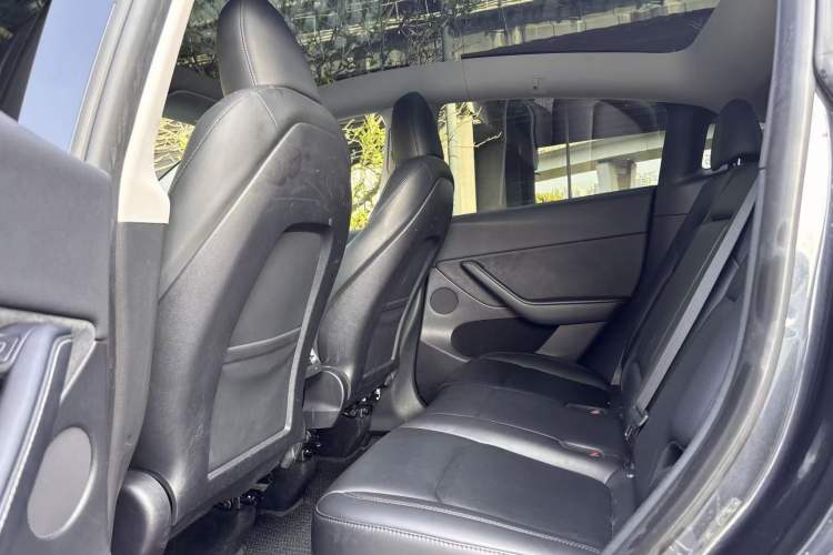 Used Tesla Model Y 2024 Long-Range All-Wheel-Drive Version
