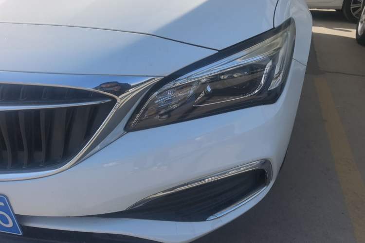 Used Buick Verano 2019 Sedan 20T Dual-Clutch Leading Model Left Front Headlight