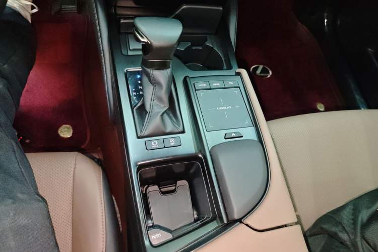 Used Lexus ES 2021 200 Excellence Edition
