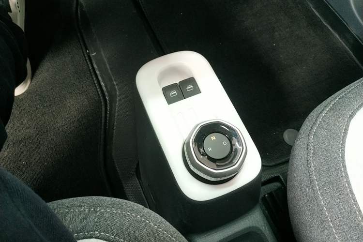 Used Geely Galaxy Panda 2025 210 km – Yuanqi Bear Gear Lever