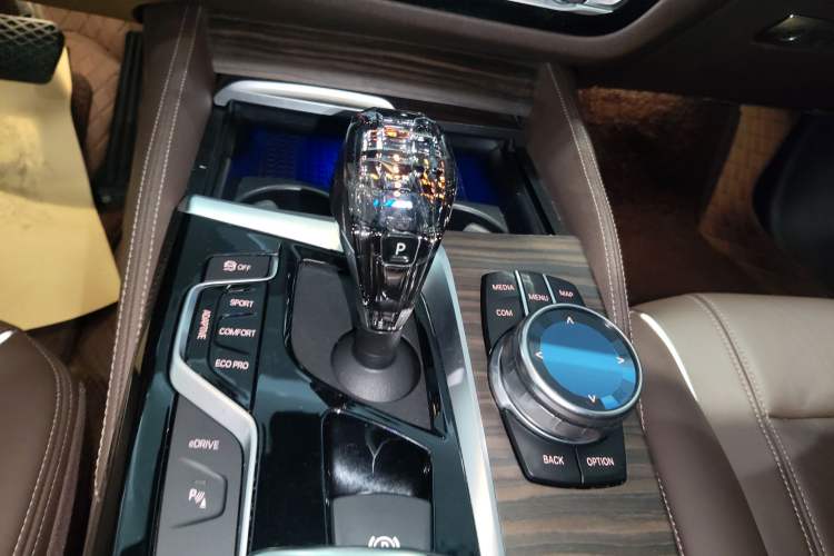 Used BMW 5 Series New Energy 2019 Updated Version 530Le Luxury Package Gear Lever