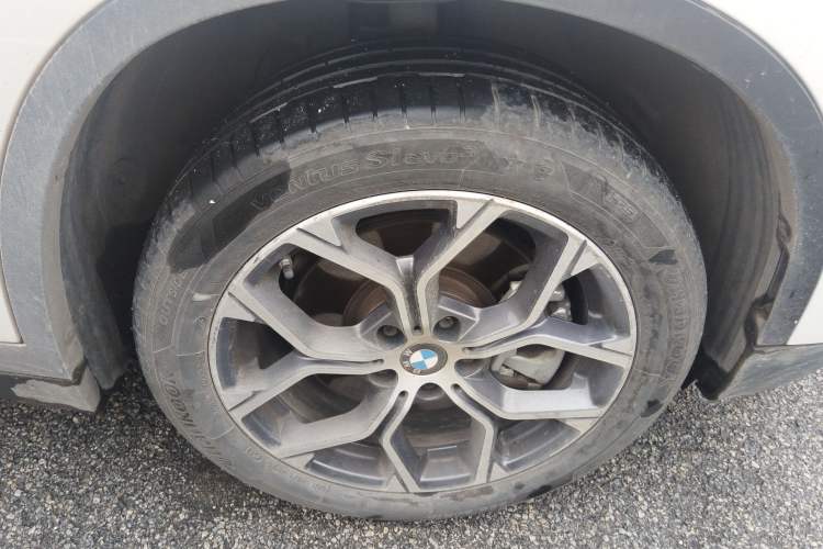 Used BMW X1 2021 Restyled sDrive25Li Leading Edition Right Front Wheel Hub
