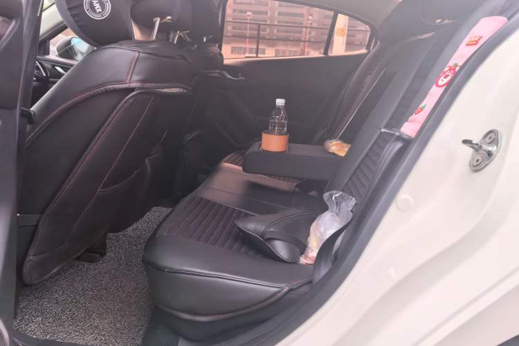 Used Mazda 3 Axela 2016 Sedan 1.5L Manual Comfort Model
