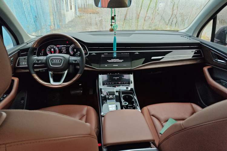 Used Audi Q7 2022 55 TFSI quattro S line Sport model