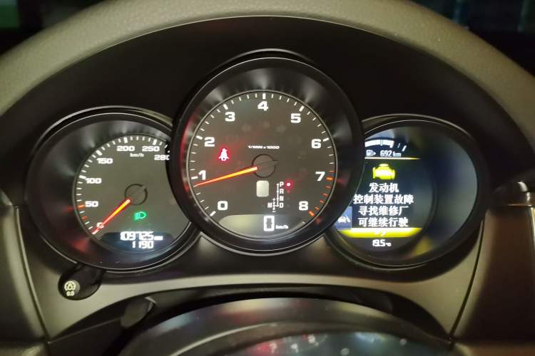 Used Porsche Macan 2017 Macan 2.0T Instrument Cluster