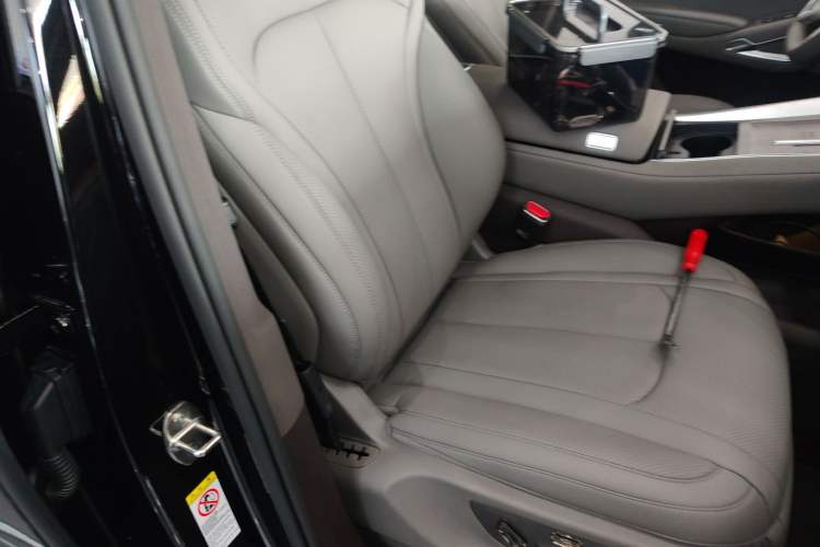 Used Denza N9 2025 Flagship Model
