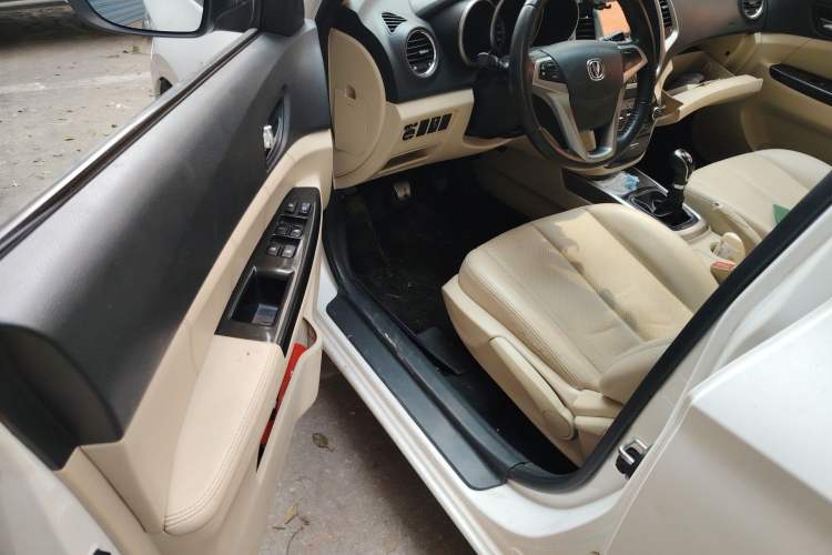 Used CHANGAN Eado 2014 1.6L Manual Luxury Model Driver Seat